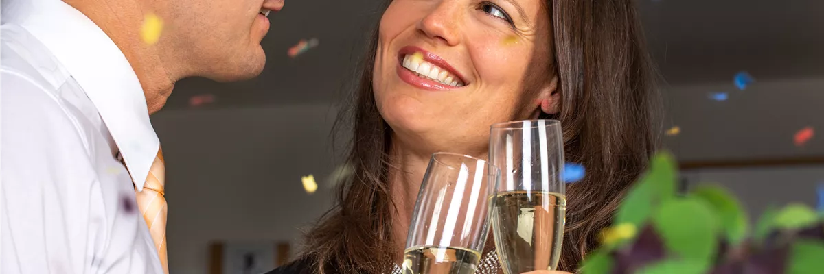 Silvester - mit Sekt anstoßen